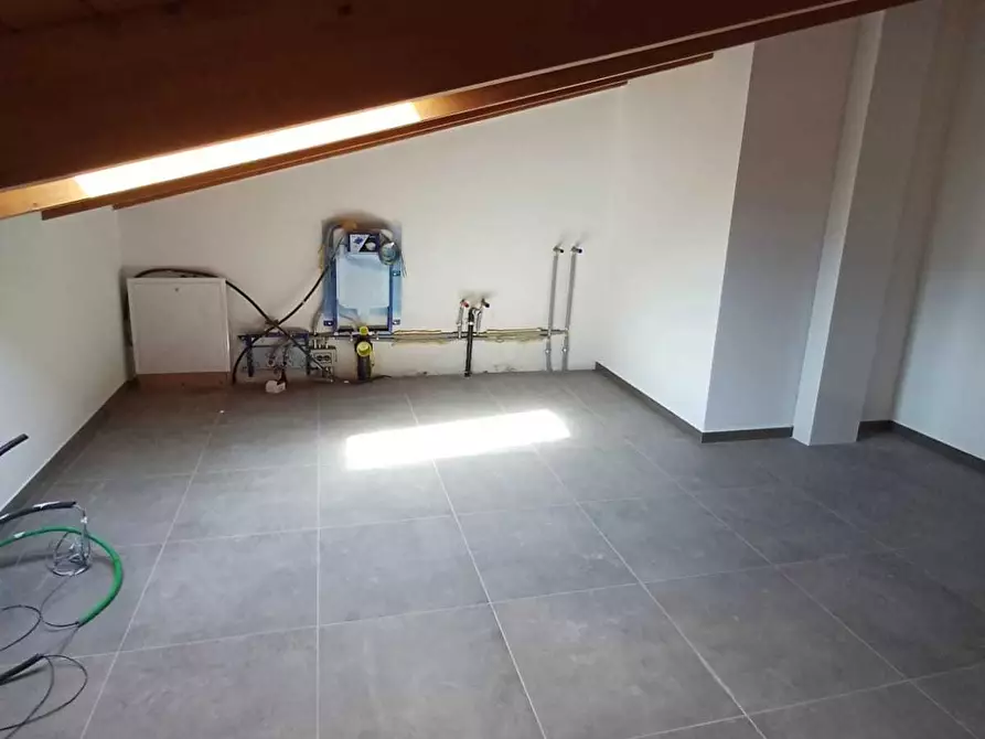 Immagine 25 di Trilocale in vendita  a Medesano