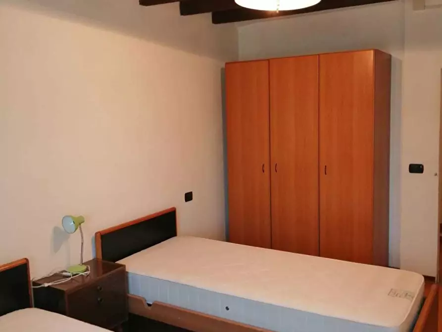 Immagine 6 di Trilocale in affitto  a Varano De' Melegari
