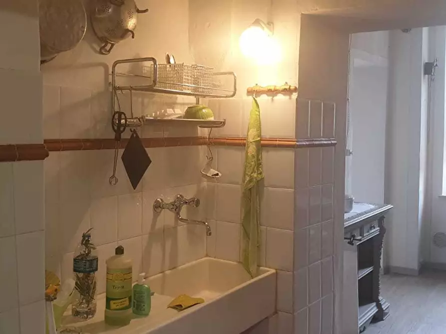 Immagine 3 di Bilocale in affitto  a Varano De' Melegari