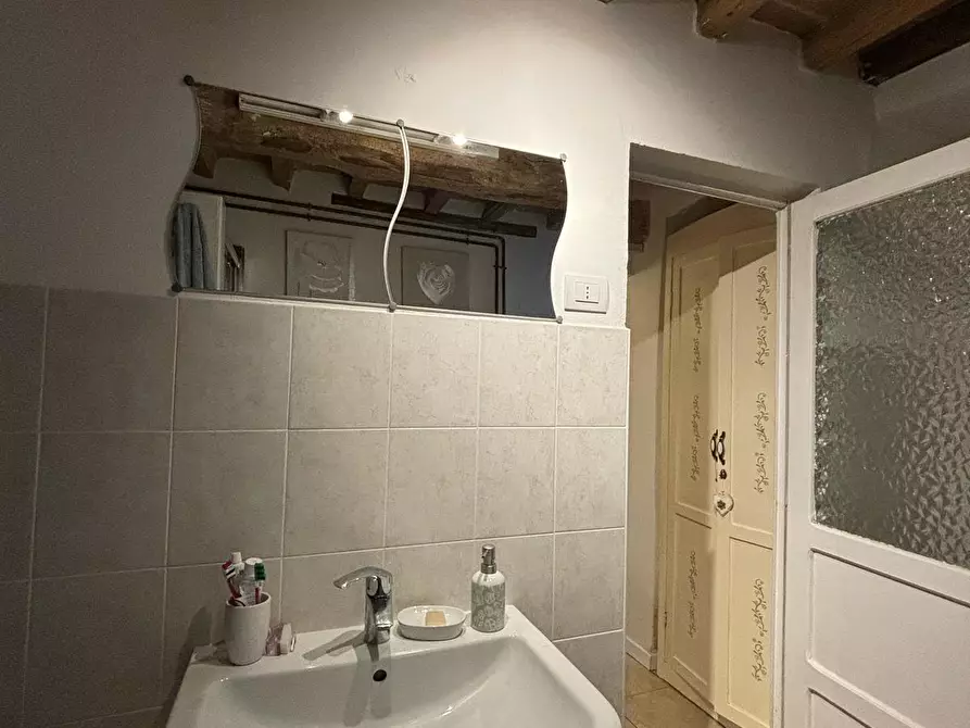 Immagine 17 di Appartamento in vendita  a Varano De' Melegari