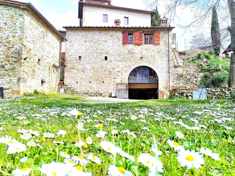 Immagine 1 di Casa indipendente in vendita  a Colle Di Val D'elsa