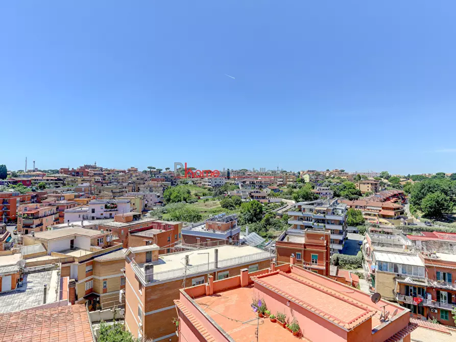 Immagine 19 di Trilocale in vendita  in Via Monte Lupo Fiorentino 99 a Roma