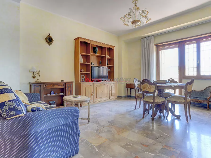 Immagine 5 di Trilocale in vendita  in Via Monte Lupo Fiorentino 99 a Roma