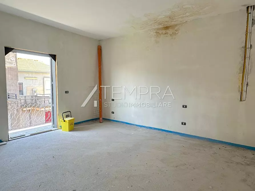 Immagine 16 di Appartamento in vendita  a Adrano
