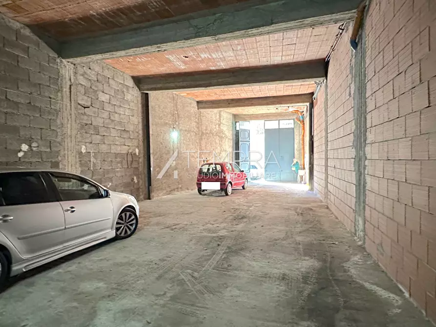 Immagine 23 di Appartamento in vendita  a Adrano