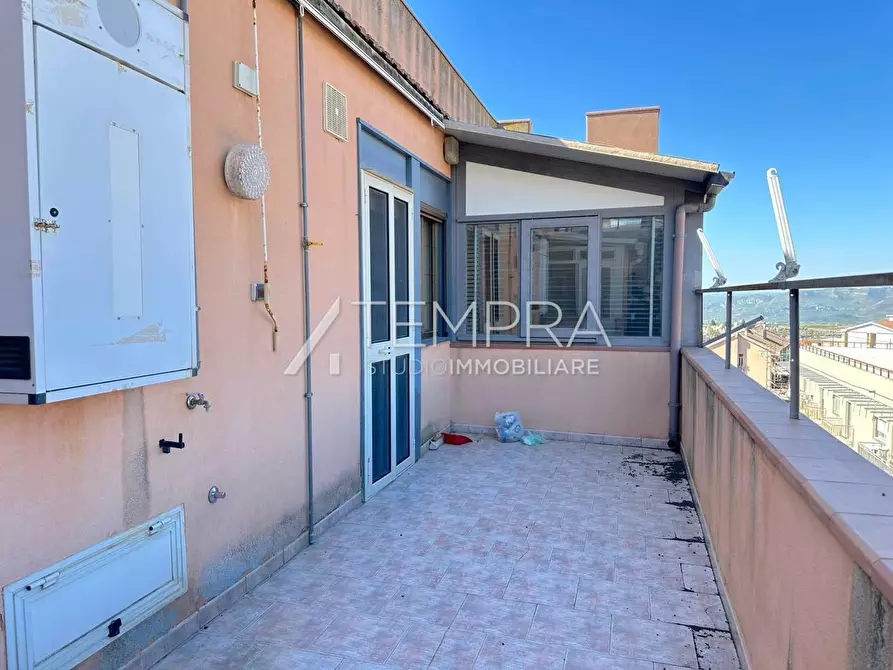 Immagine 19 di Appartamento in vendita  a Adrano