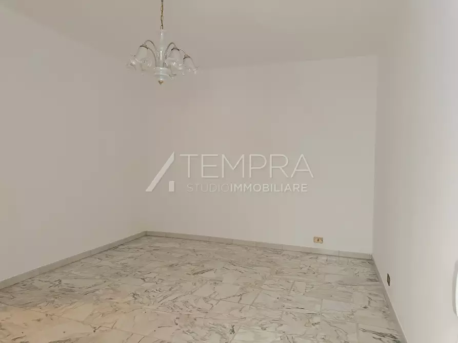 Immagine 12 di Appartamento in vendita  in VIA DELL'AMICIZIA a Adrano