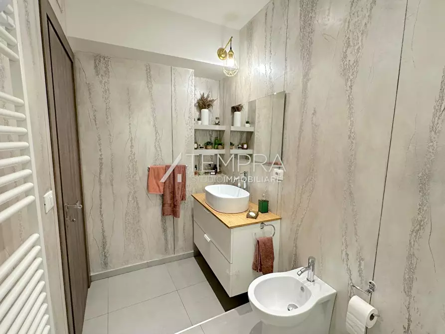 Immagine 16 di Appartamento in vendita  in VIA PASCAL a Adrano