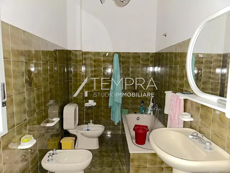 Immagine 13 di Appartamento in vendita  in Via della Costituzione 32 a Adrano