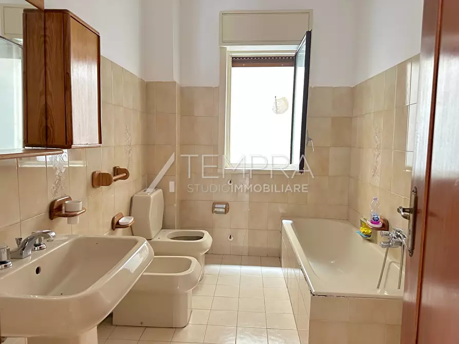 Immagine 14 di Appartamento in vendita  in VIA DELL'AMICIZIA a Adrano