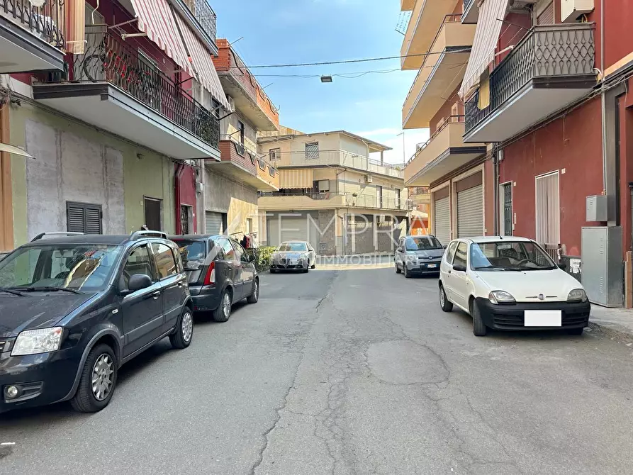 Immagine 17 di Appartamento in vendita  a Adrano