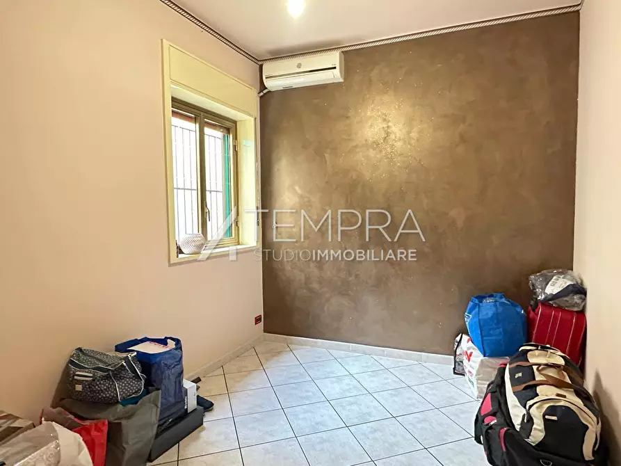 Immagine 13 di Appartamento in vendita  a Adrano