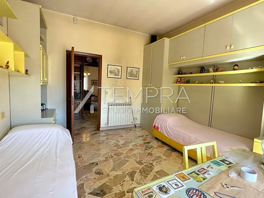 Immagine 10 di Appartamento in vendita  in Via Catanzaro a Adrano