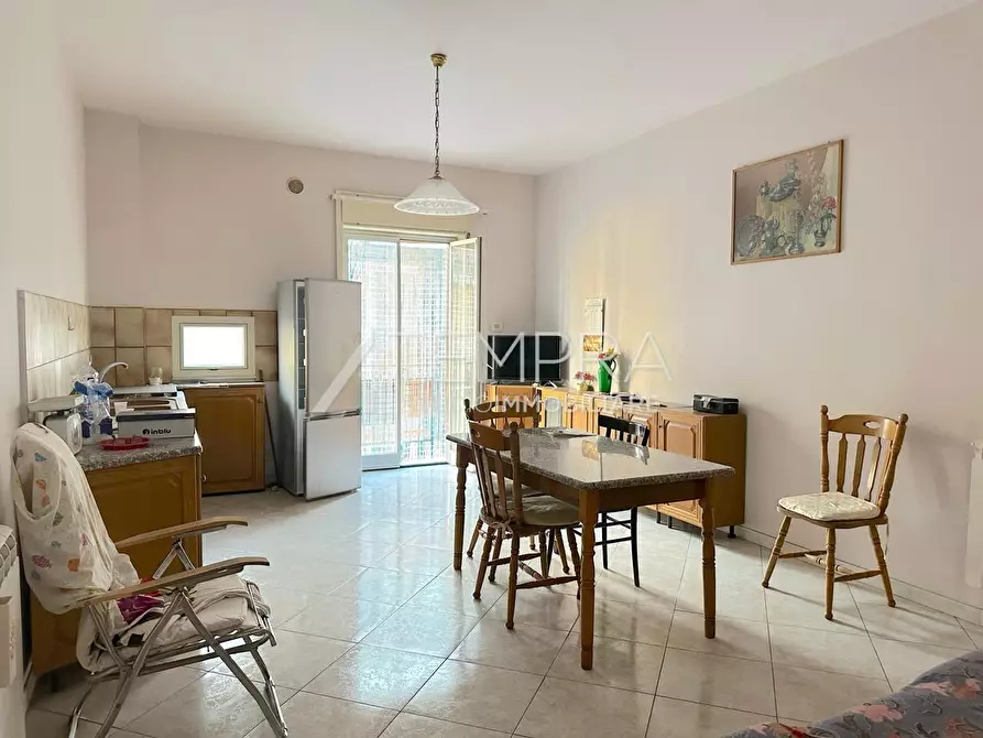 Immagine 5 di Appartamento in vendita  in Via della Costituzione 32 a Adrano