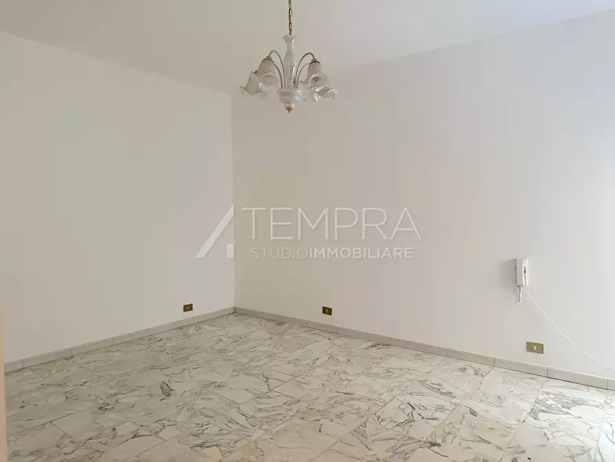 Immagine 10 di Appartamento in vendita  in VIA DELL'AMICIZIA a Adrano