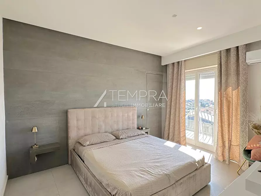 Immagine 11 di Appartamento in vendita  in VIA PASCAL a Adrano