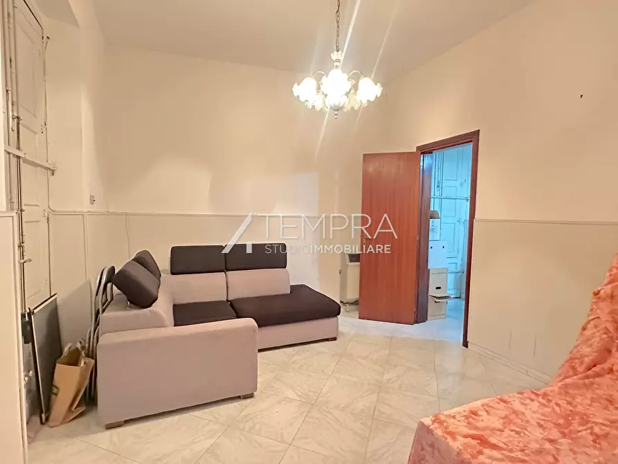 Immagine 3 di Casa indipendente in vendita  in Piazza Giuseppe di Vittorio a Adrano