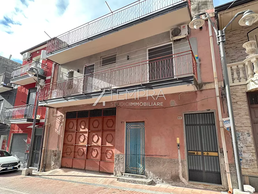 Immagine 28 di Casa indipendente in vendita  a Adrano