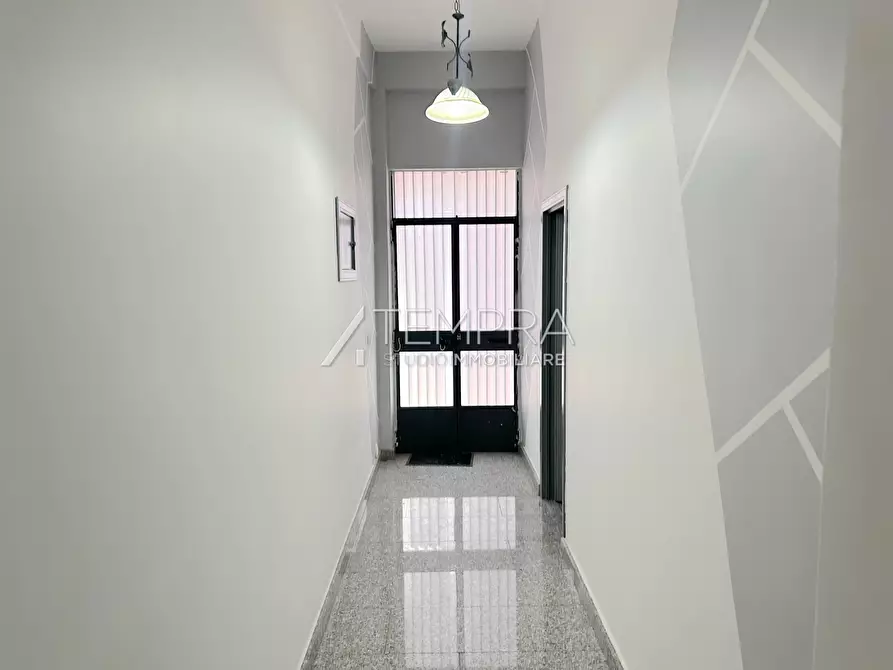 Immagine 5 di Casa indipendente in vendita  a Adrano