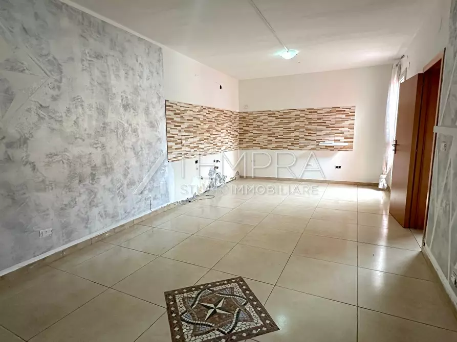 Immagine 5 di Casa indipendente in vendita  a Adrano