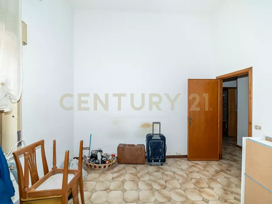 Immagine 22 di Locale commerciale in vendita  in Via Mario Rapisardi 20 a Fiumefreddo Di Sicilia