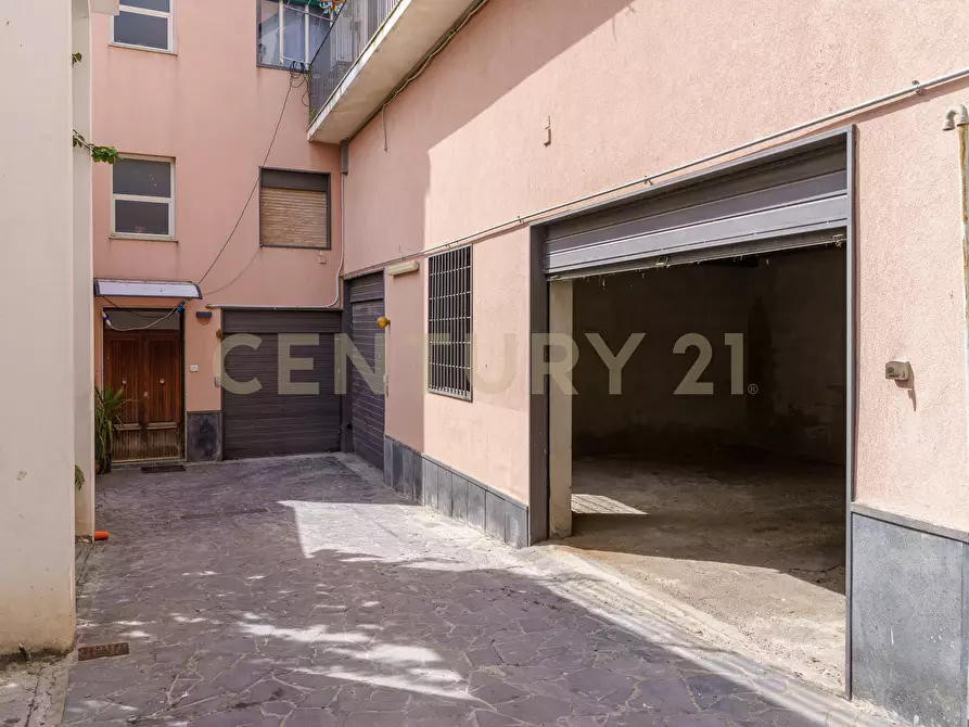 Immagine 21 di Appartamento in vendita  in Piazza Umberto I 12 a Motta Sant'anastasia