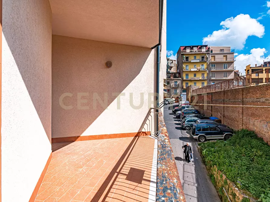 Immagine 29 di Pentalocale in vendita  in Via Catania 42 a Enna