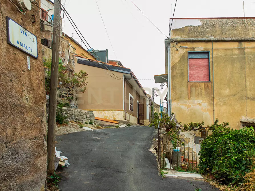 Immagine 2 di Casa indipendente in vendita  in Via Amalfi 7 a Motta Sant'anastasia