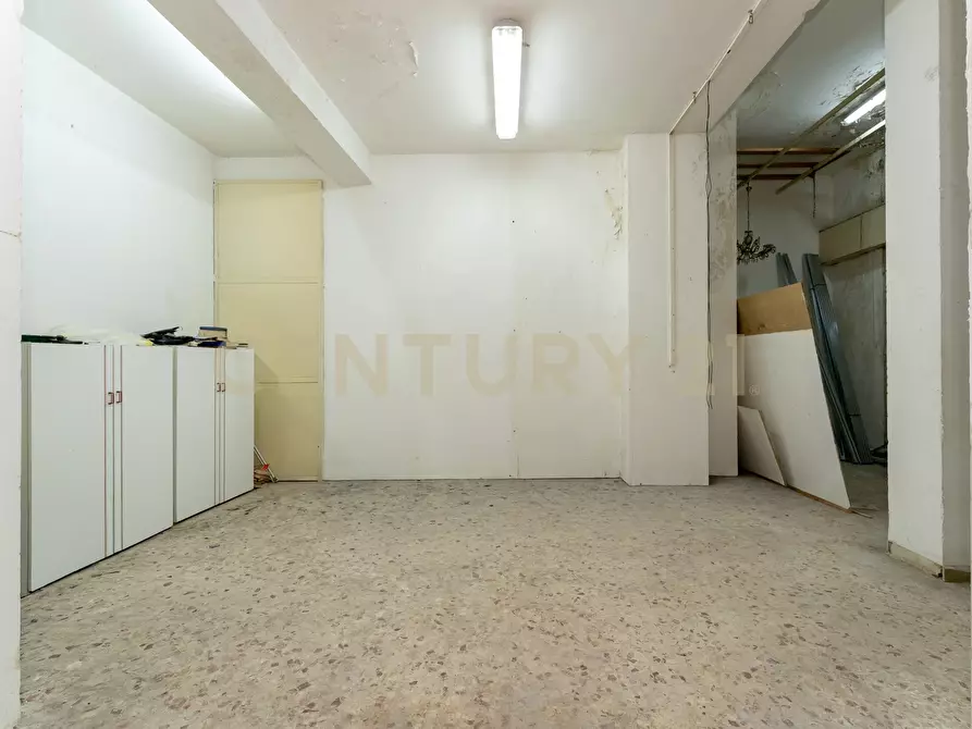 Immagine 22 di Pentalocale in vendita  in Via Duca Degli Abruzzi 54 a Catania