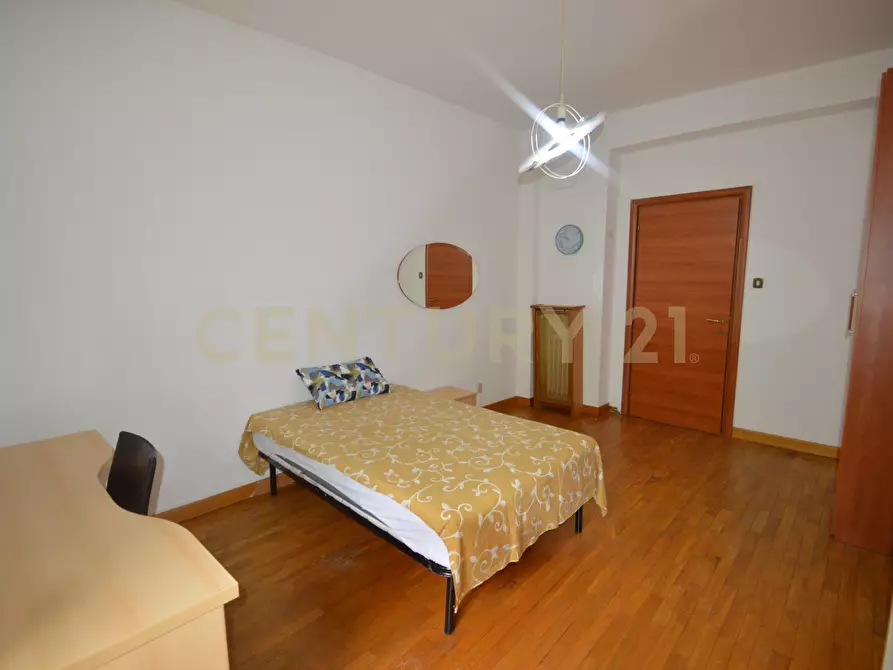 Immagine 23 di Pentalocale in vendita  a Roma