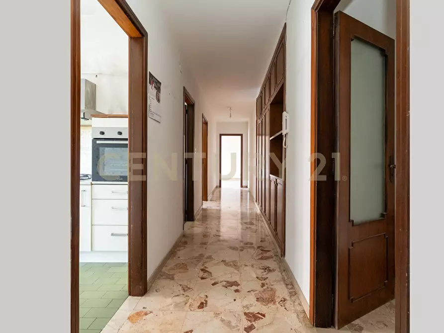 Immagine 28 di Quadrilocale in vendita  in Via Vincenzo Giuffrida 203 a Catania