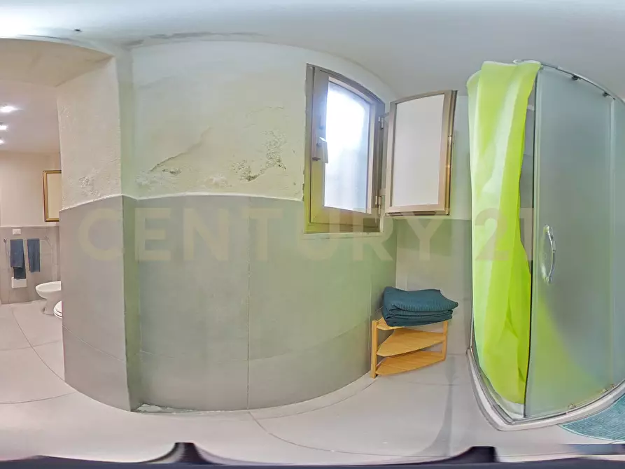 Immagine 35 di Bilocale in vendita  in Via Grimaldi 114 a Catania