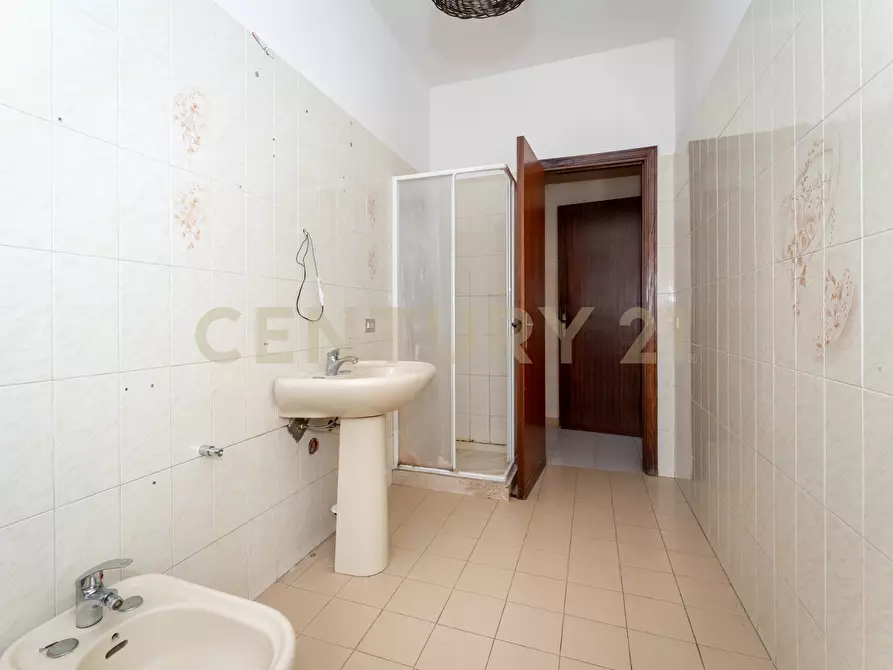 Immagine 26 di Quadrilocale in vendita  in Via Guglielmo Marconi 15 a Viagrande