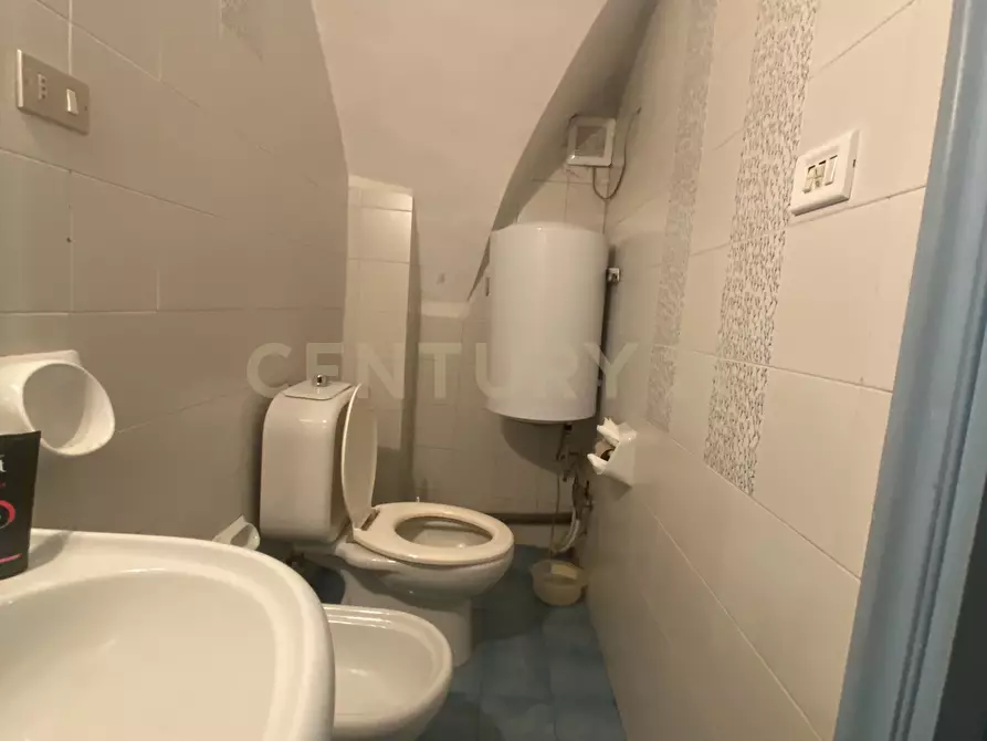 Immagine 16 di Bilocale in affitto  in Via Etnea 299 a Catania