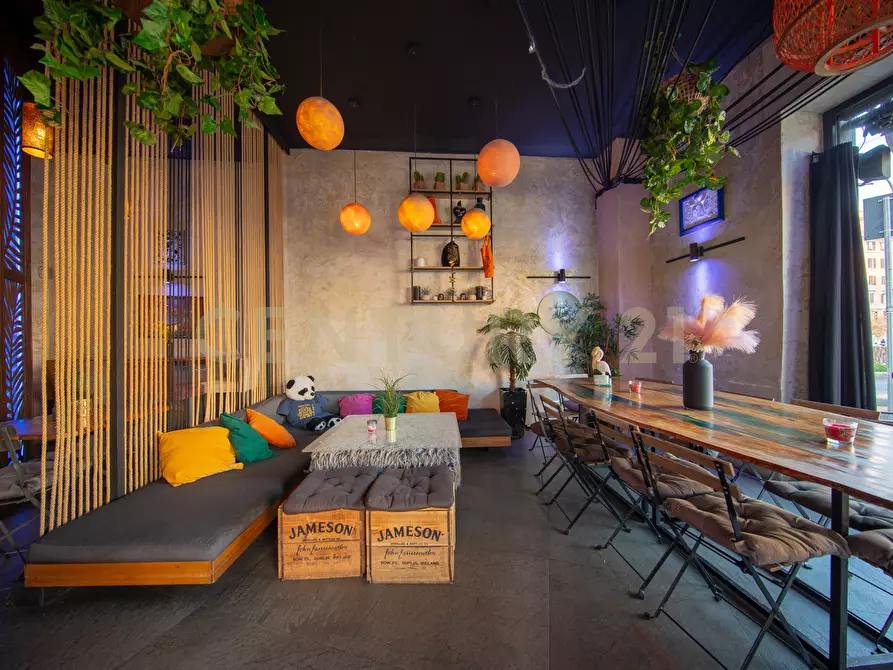 Immagine 4 di Appartamento in vendita  in Piazza di Ponte Lungo 1 a Roma