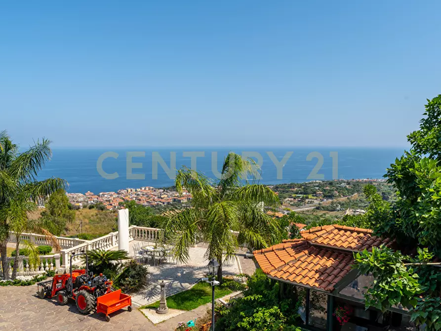 Immagine 20 di Villa in vendita  in Via Timparosa 39 a Aci Castello