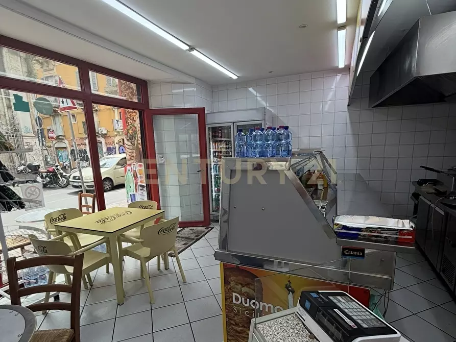 Immagine 6 di Attività commerciale in vendita  in Via Vittorio Emanuele II 218 a Catania