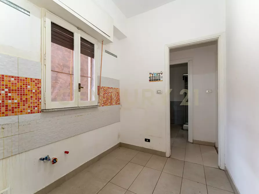 Immagine 19 di Pentalocale in vendita  in Via Antonino di Sangiuliano 54 a Catania