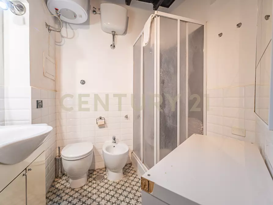 Immagine 22 di Trilocale in vendita  in Via Urbana 80 a Roma