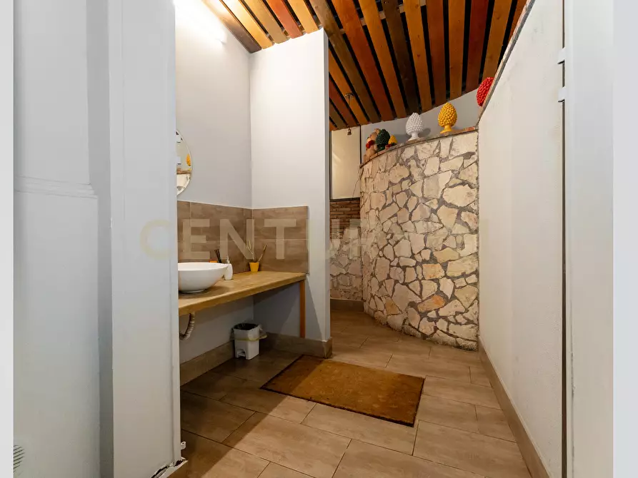Immagine 27 di Pizzeria / Pub in vendita  in Via Umberto 80 a Sant'agata Li Battiati