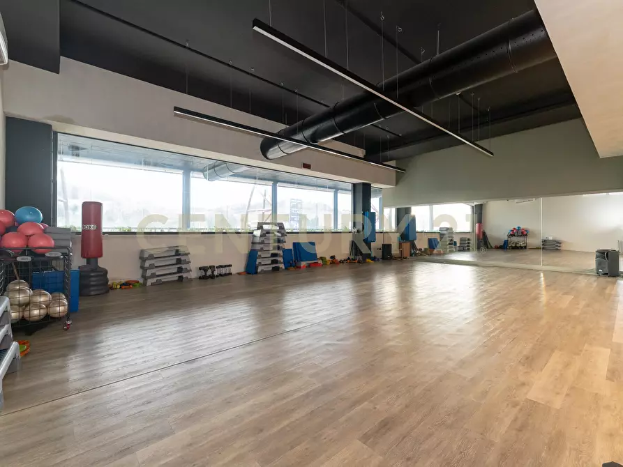 Immagine 36 di Attività commerciale in vendita  in Viale del Commercio a Misterbianco