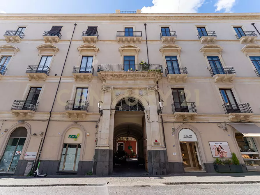 Immagine 46 di Bilocale in affitto  in Via Etnea 299 a Catania