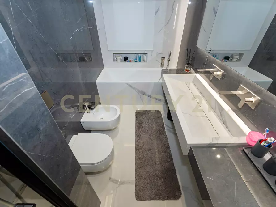 Immagine 79 di Villa in vendita  in Via Sant' Andrea 8 a Catania