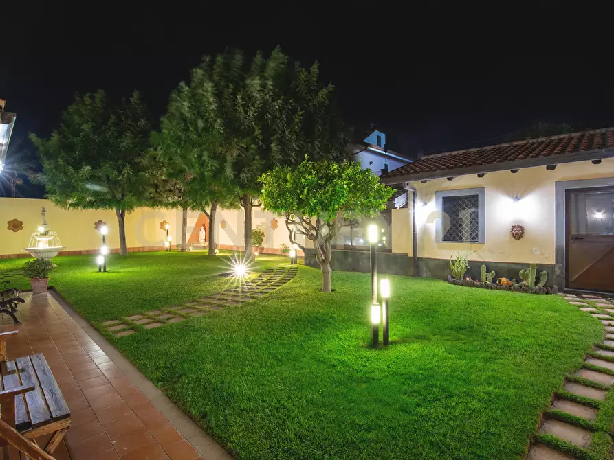 Immagine 93 di Villa in vendita  in Via Salemi 19 a Mascalucia