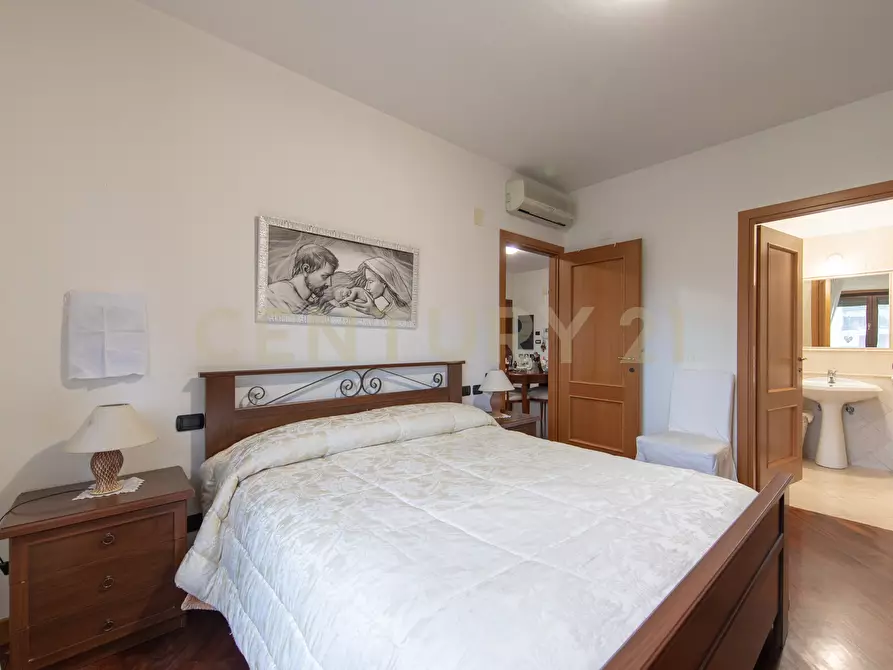 Immagine 12 di Bilocale in vendita  in Via Sandro Botticelli a Fiumicino