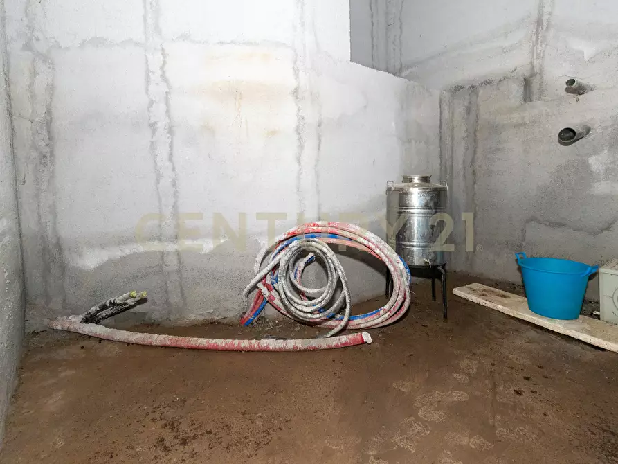 Immagine 90 di Villa in vendita  in SS284 a Adrano