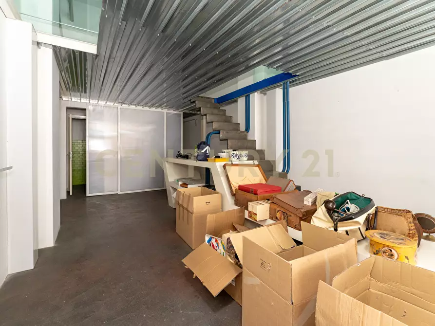 Immagine 6 di Locale commerciale in vendita  in Via Francesco Riso 72/C a Catania