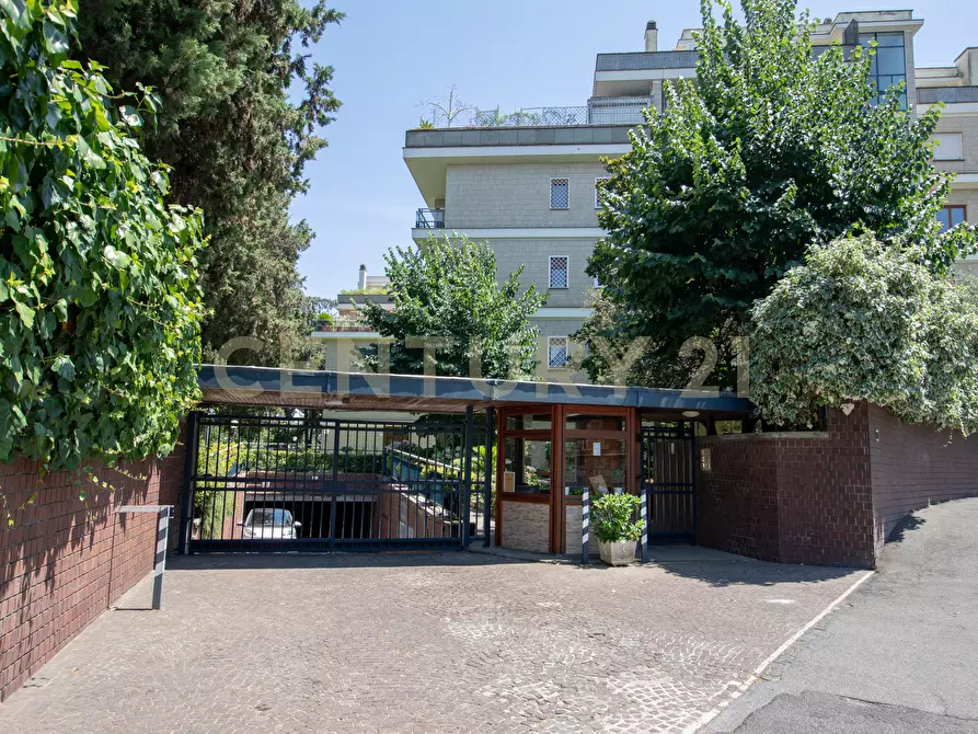 Immagine 55 di Pentalocale in vendita  in Viale Cortina d'Ampezzo 135 a Roma