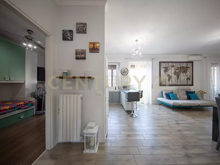 Immagine 9 di Quadrilocale in vendita  in Viale della Venezia Giulia 151 a Roma