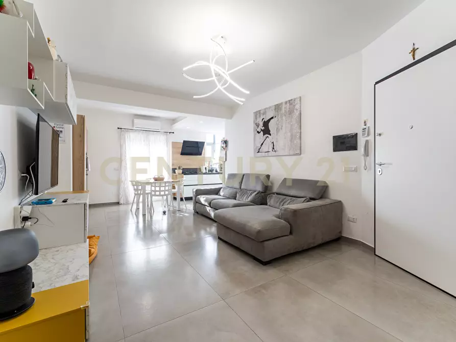 Immagine 11 di Quadrilocale in vendita  in Vicolo  Aurora 8 a Tremestieri Etneo